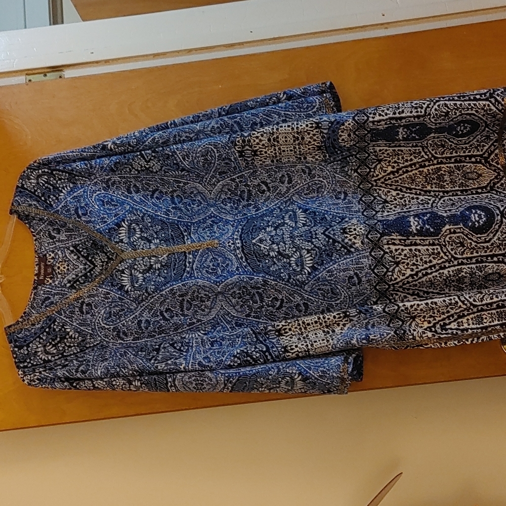 Plus size (28W) Blue Multi Ethnic Inspired Pattern Side Slit Tunic w/Pewter Bead